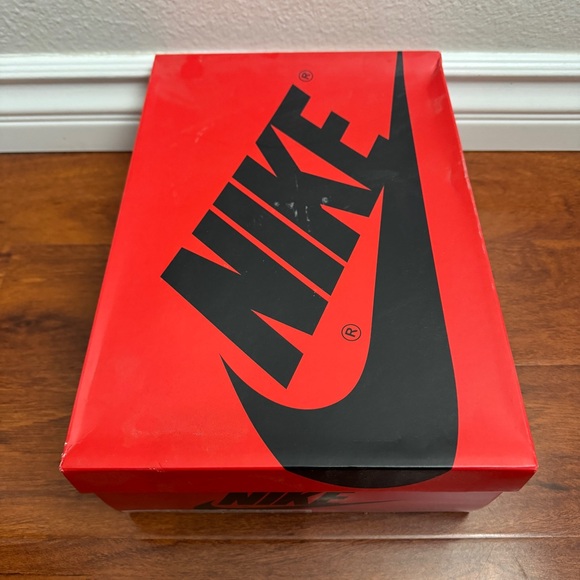 Jordan 1 Retro High OG Starfish (Women's) Size 12 - Picture 8 of 9